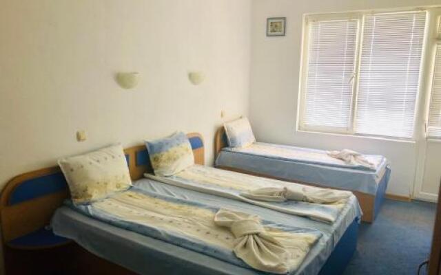Отель Guest House Rai вид на фасад