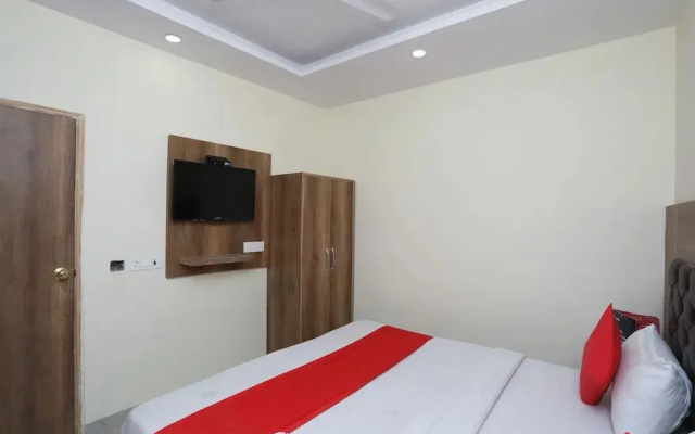 Bg House by OYO Rooms