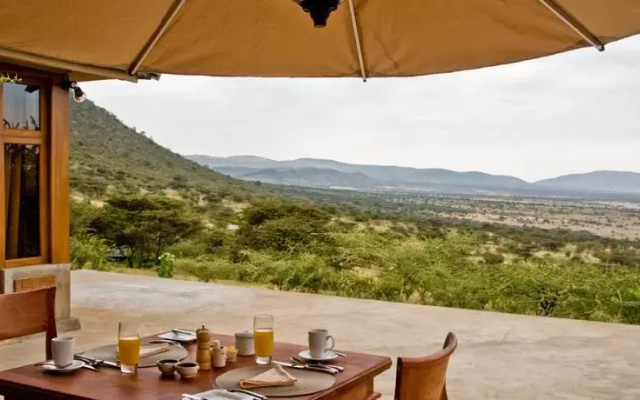Buffalo Luxury Camp