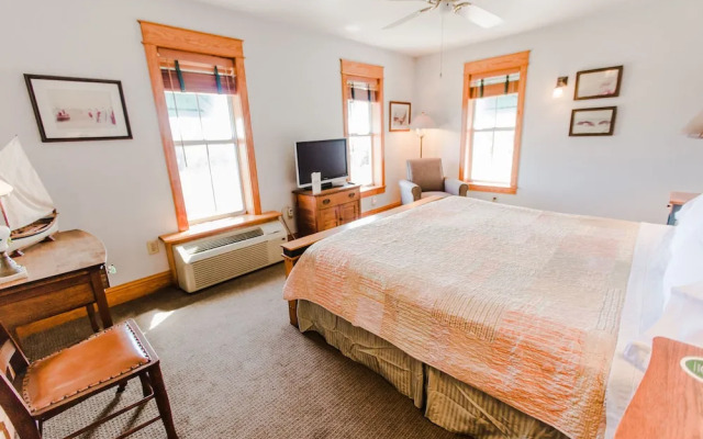 Roanoke Island Inn