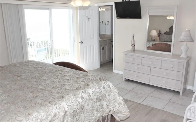 Jamaica Royale 401 - 2 Br Condo