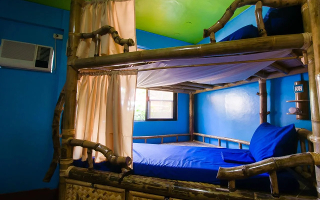 Jeepney Hostel and Kite Resort