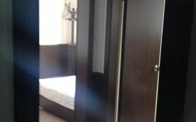 Tangshan Luxuan Inn