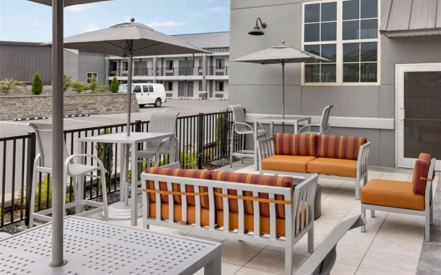 Days Inn by Wyndham Bowling Green