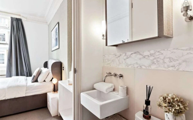 Spacious 2bed Flat in Earls Court, 7min to Tube