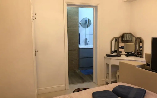Apartment - Sleeps 4 - Balcony - Sea View