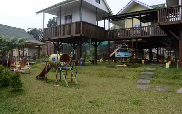 Wisata Edukasi and Resort Kebun Pak Budi