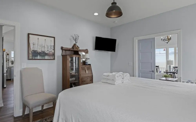 The Point At Marshallberg 3 Bedroom Home by RedAwning