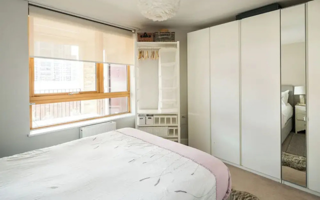 Shiny and Comfy stay with Underground links nearby!