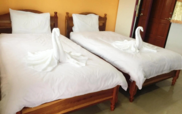 Vipat Bungkan Hotel