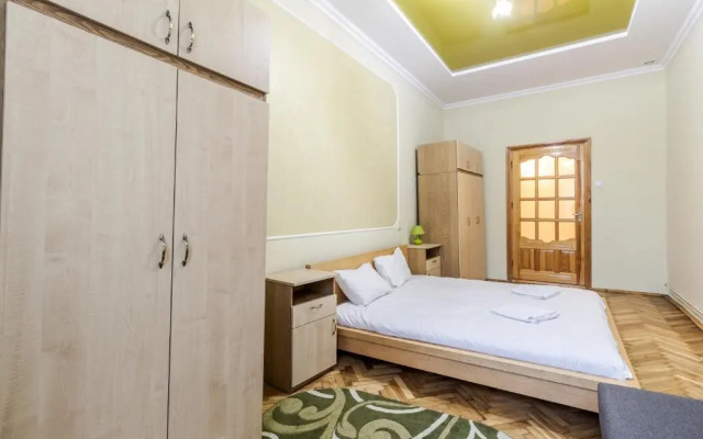 Akademika Hnatyuka Apartment