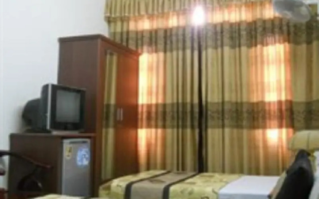 Phu Nhuan Hotel 5