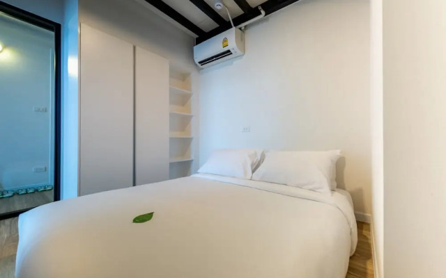 Q-Box Hotel Bangkok Blossom