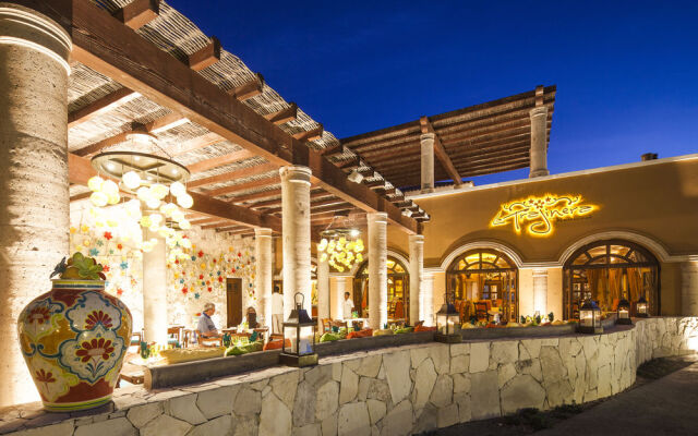 Отель Hacienda Encantada Resort & Residences вид на фасад