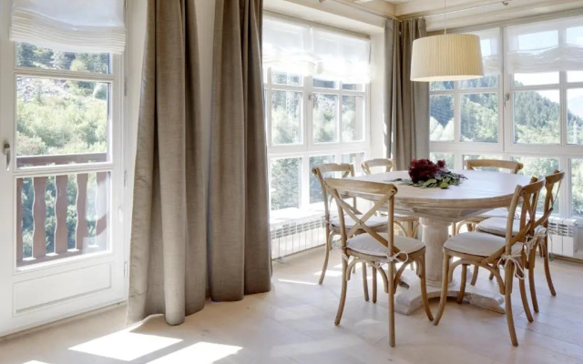 Val de Ruda Luxe 45 by FeelFree Rentals