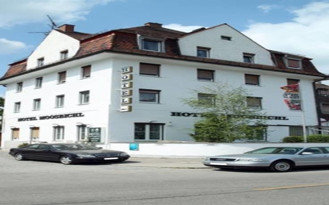 Hotel Moosbichl Мюнхен вид на фасад