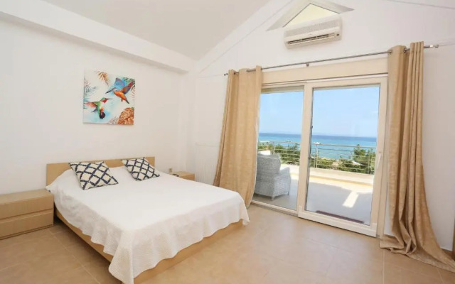 Villa The View - Beachfront, 5 Bedrooms, BBQ, View