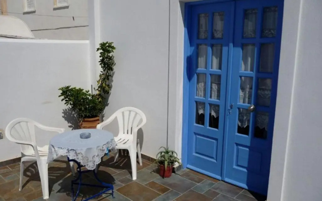 Floras Rooms and Studios