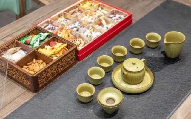 Maple Jiangfeng Bieyuan · Riverside Homestay (Suzhou Hanshan Temple & Guanqian Street Branch)