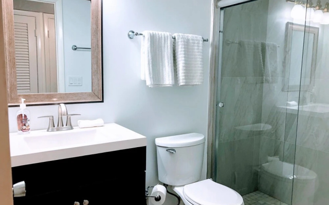 Olde Naples Condo #817