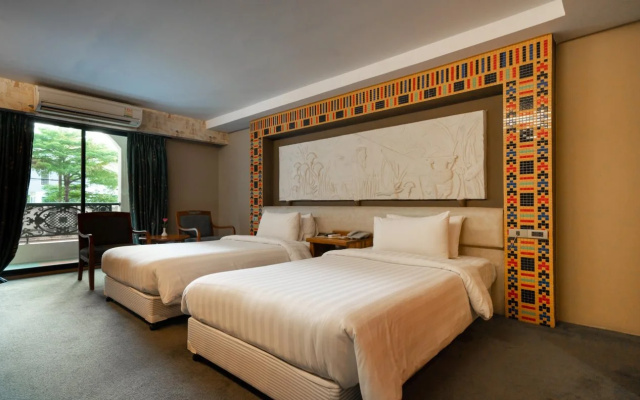 Отель Luxor Bangkok