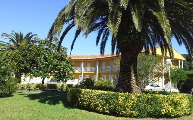 Отель Apartamentos San Pedro Испания, Льянес - отзывы, цены и фото номеров - забронировать отель Apartamentos San Pedro онлайн вид на фасад