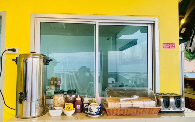 Anyavee Chom by the Sea