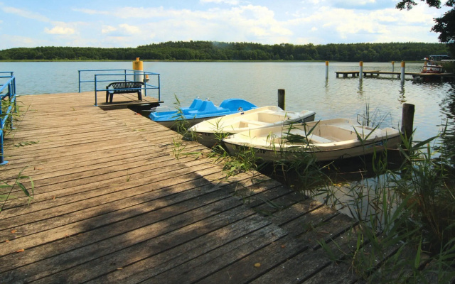 Log Cabin by Fahrsee With Lake Sauna