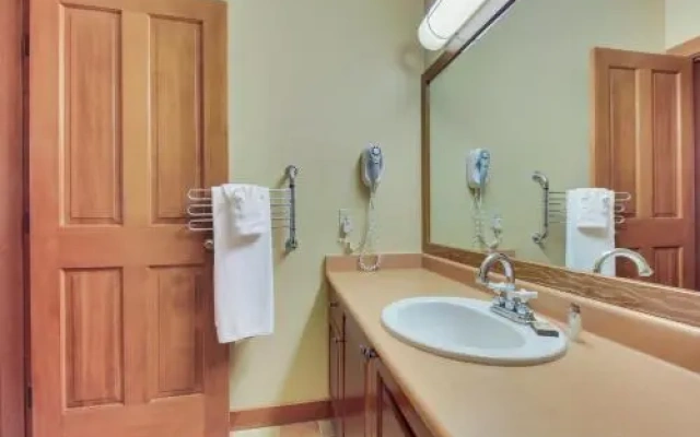 Powderhorn Lodge