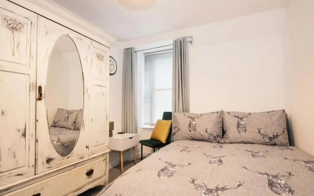Unique 2 Bedroom Flat Kirrie Scotland