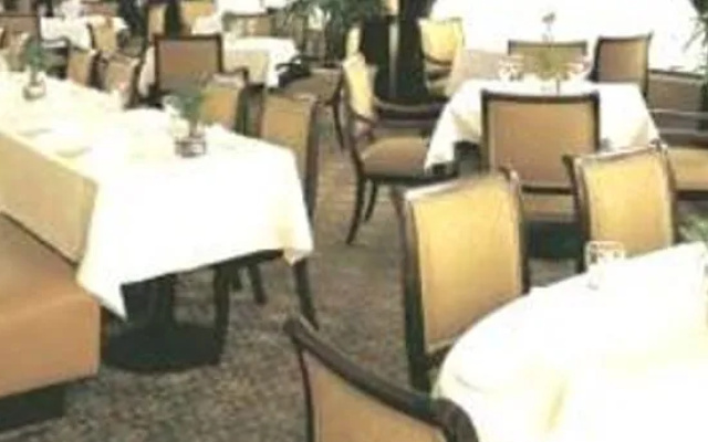 Wyndham Garden Bloomington
