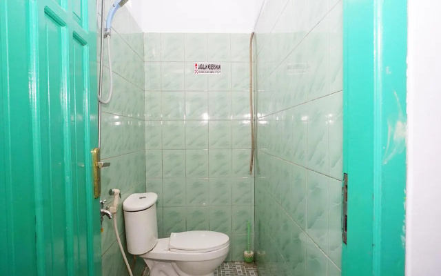 OYO 754 Nur Aziziah Guest House