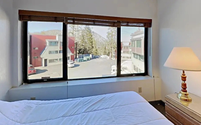 684 4 Bedroom Condo