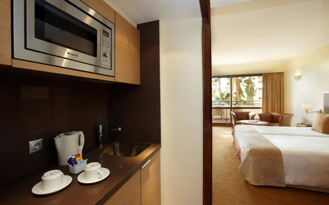 Suite Hotel Eden Mar, by PortoBay