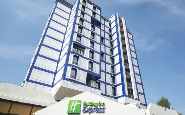 Гостиница Holiday Inn Express Moscow - Khovrino вид на фасад