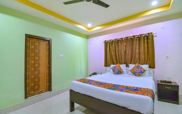 Fabhotel Knight Airways
