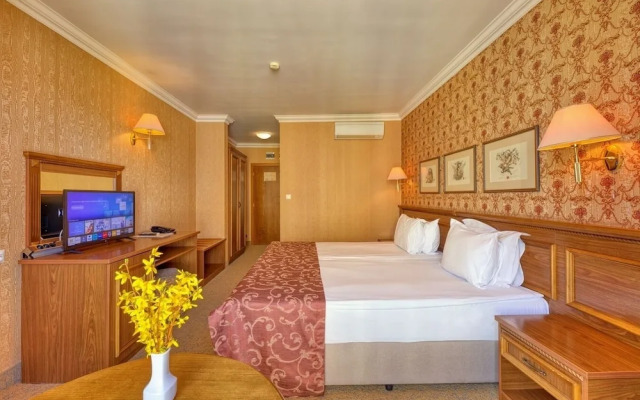 Club Central Hotel