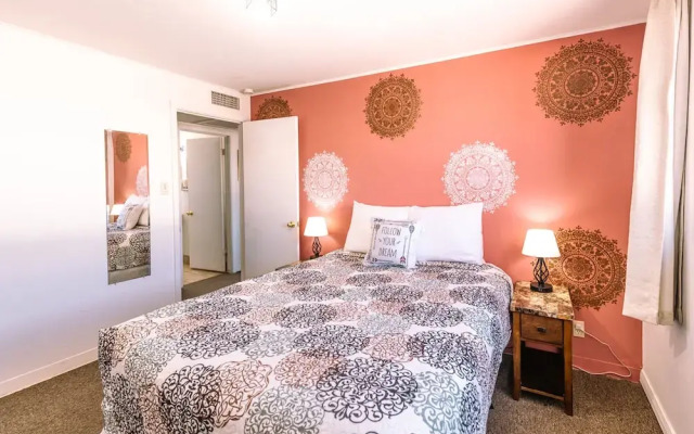 Home Style Apartments - 1 & 3 BR Suites with Full Kitchen