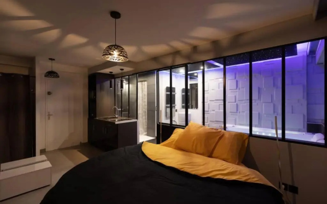 Appartement-Jacuzzi / Love Room a 800m du Centre (Adults Only)