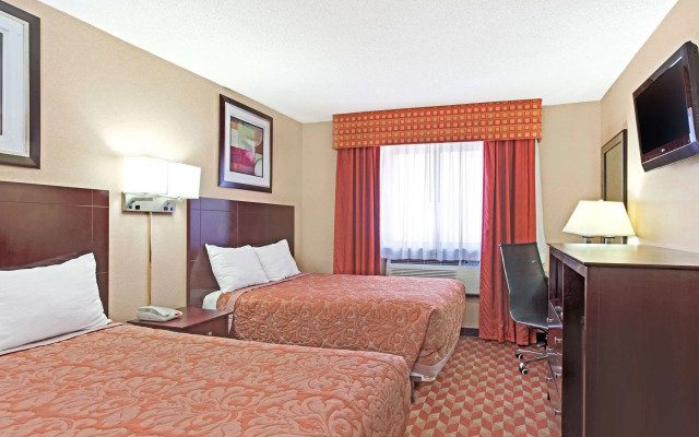Super 8 by Wyndham Long Island City LGA Hotel