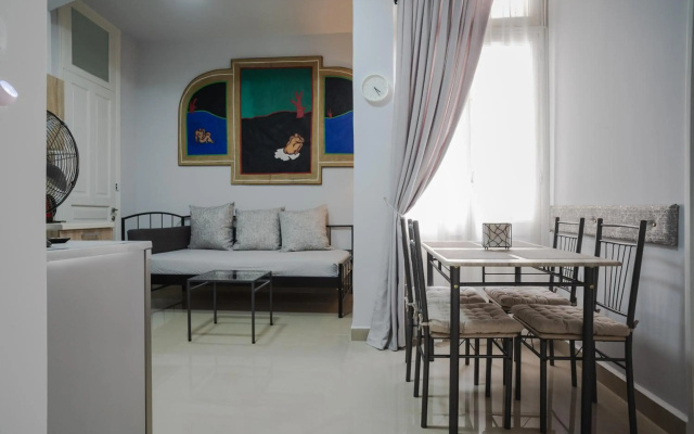 Polytimon, an Athenian neoclassical apartment