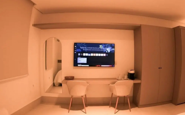 Roka Hotel Boutique