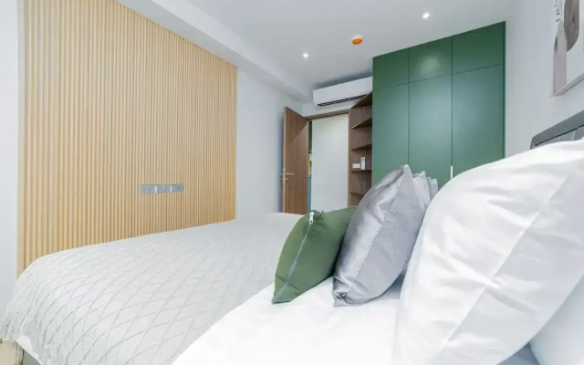 2BR Beachside 200 m to BangTao beach