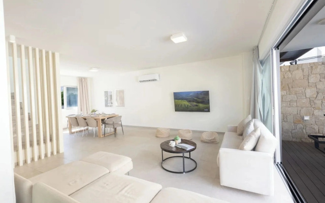 4 Bed Villa With Private Pool - Brand new