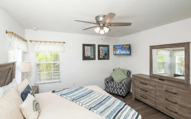 Sunrise Oasis Resort Home for 10!