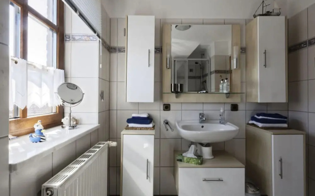 Henny Modern Retreat