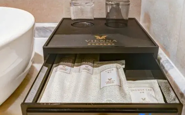 Vienna International Hotel (Huangchuan Xiyalibao)