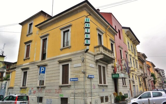Hotel Trentina вид на фасад