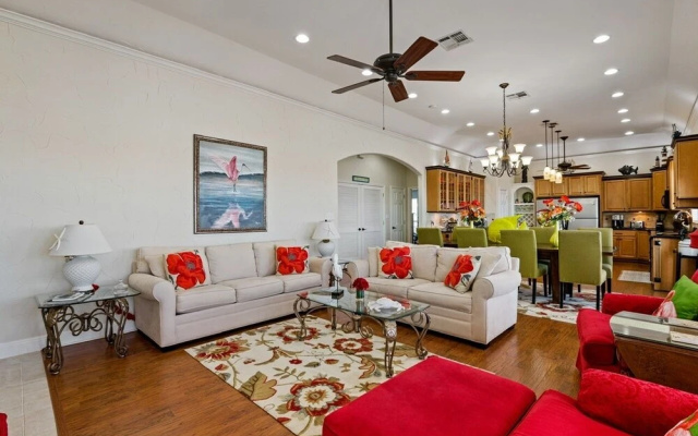 Little Pink - 2 Br Home