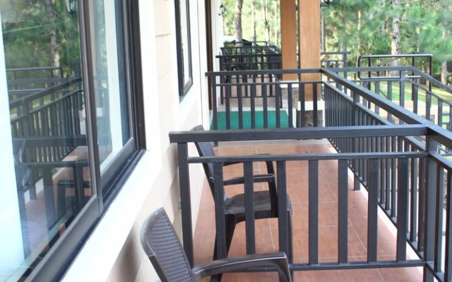 Pinegrove Mountain Lodge